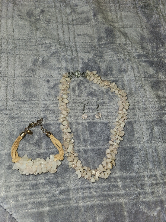 Source Unknown Jewelry - Light Coral Pink Multi-Strand Shell Chip Necklace Bracelet Earring Set
